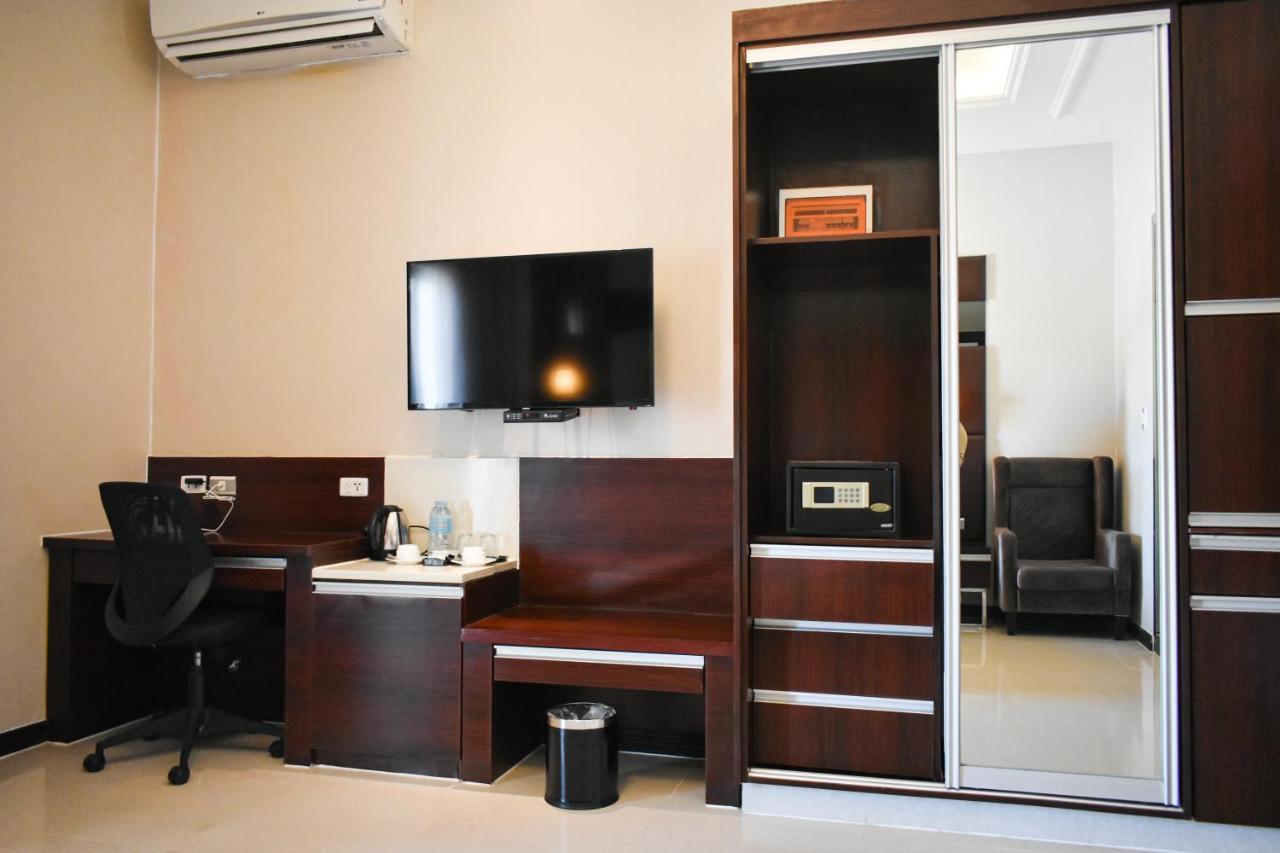 Mg Grand Hotel Olongapo Esterno foto