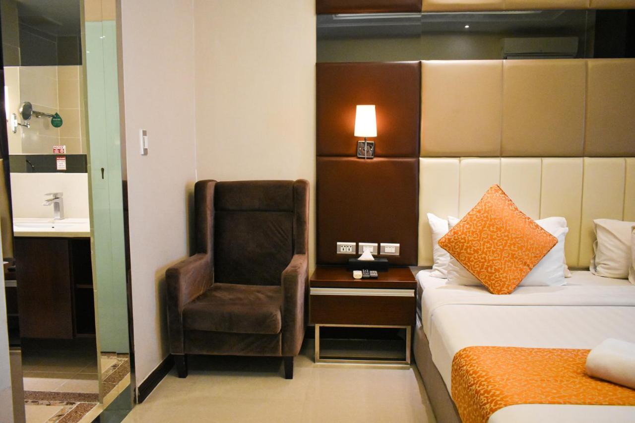 Mg Grand Hotel Olongapo Esterno foto